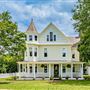 Yellow House at Thorp Spring