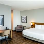 Hyatt Place Fort Worth / TCU & Lot 12 Rooftop Bar