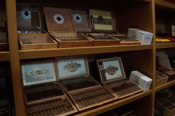 Silver Leaf Cigar Lounge